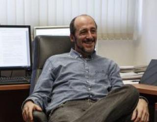 Roberto Emparan, investigador ICREA-ICCUB Roberto Emparan, investigador ICREA-ICCUB