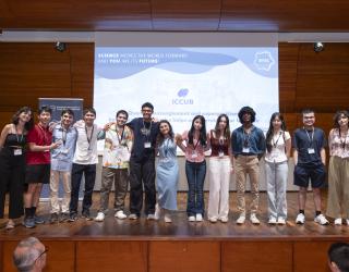 Joves del grup de l'ICCUB al BIYSC 2025 a la cerimònia de cloenda