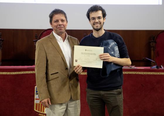 Toni Bertólez (ICCUB) rep el premi Victoriano Pineda al millor monòleg de doctorand